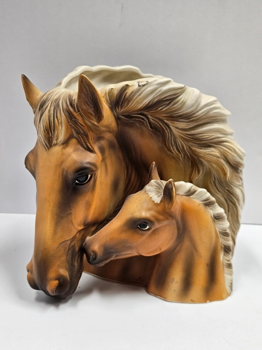 Brown Horse Head Sculpture - Brand Unknown